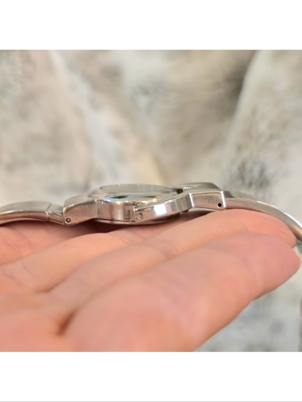 Gucci Vintage Silver and Black Buckle Adjustable Bracelet Bangle Watch Timepiece - Picture 12 of 13